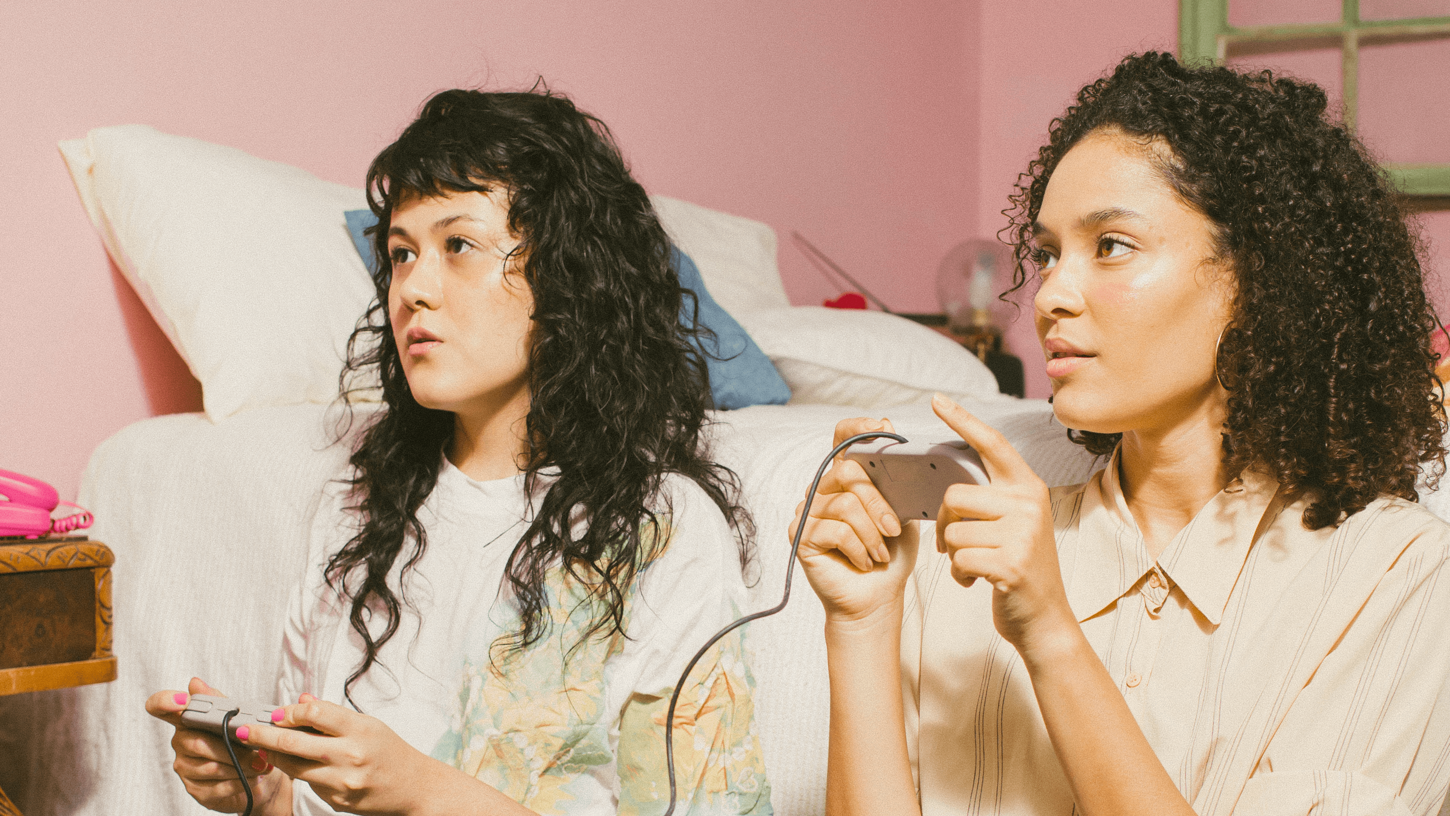 72% من النساء حول العالم يمارسن الألعاب عبر الإنترنت image