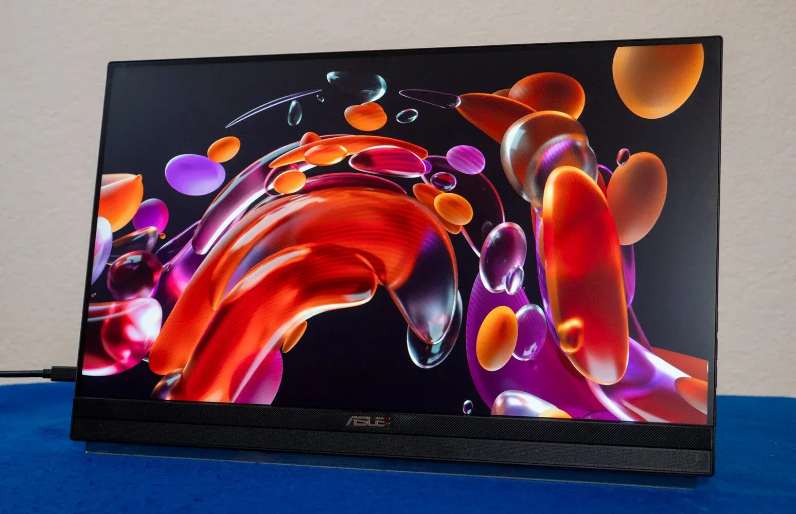 ASUS ZenScreen 16 Portable Monitor Drops to $101 at Newegg