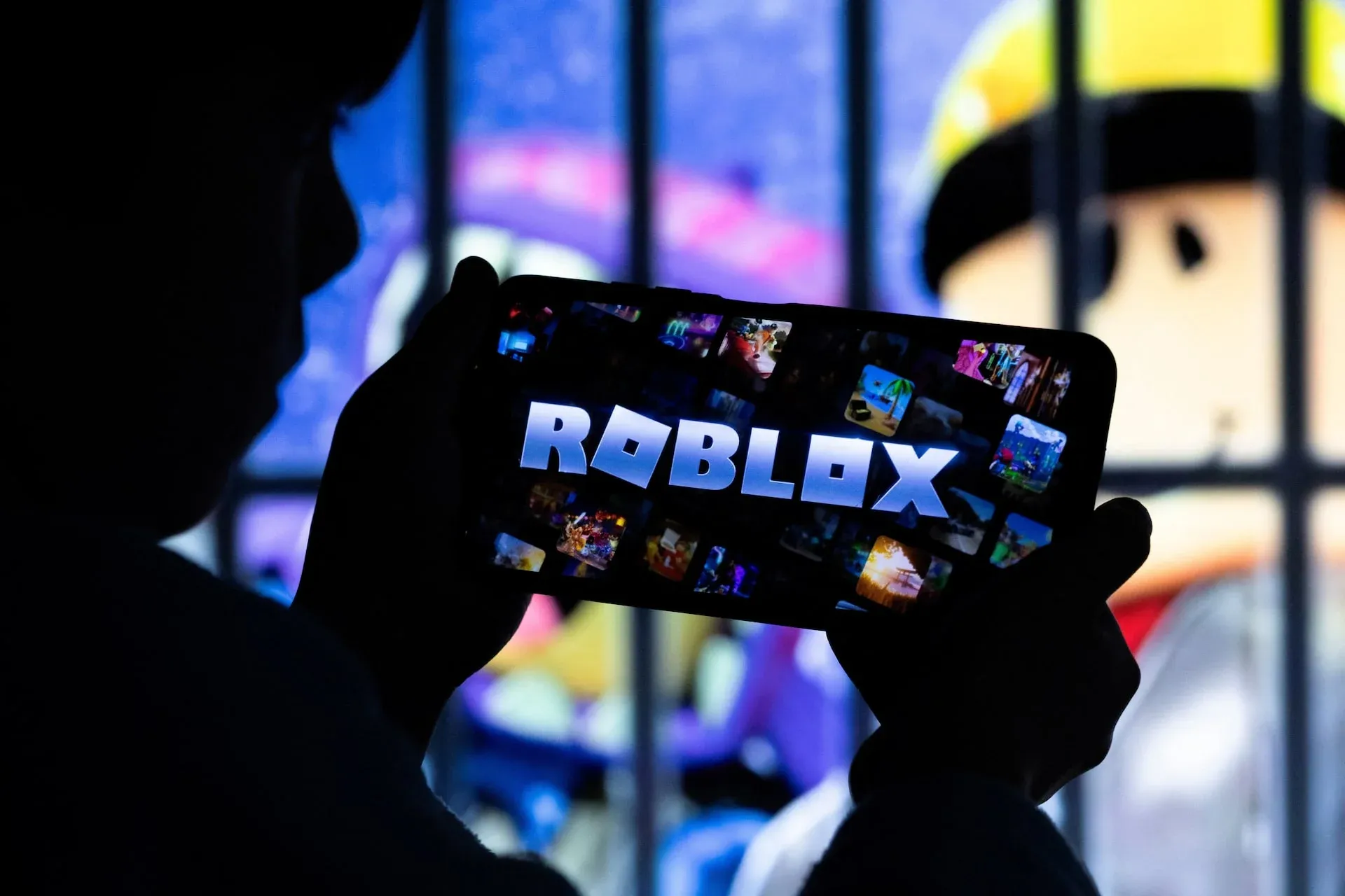 Australia Demands Roblox, Minecraft, Fortnite, and Steam Explain Child Safety