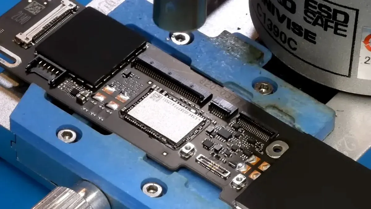 Someone Upgraded a MacBook Neo to 1 TB Using iPhone Parts